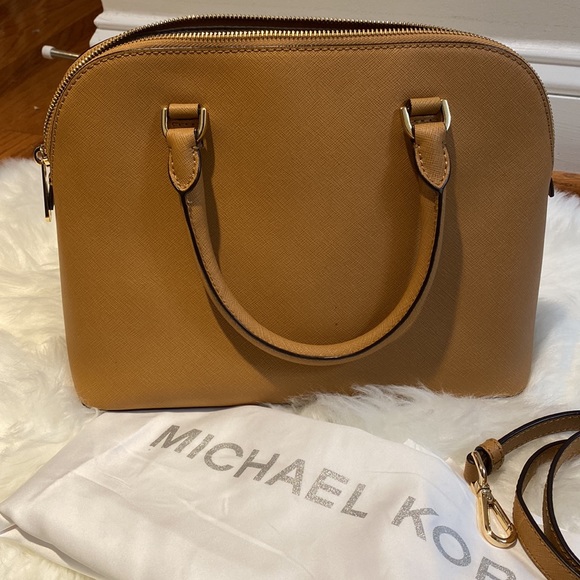 Michael Kors Crossbody - Picture 9 of 16